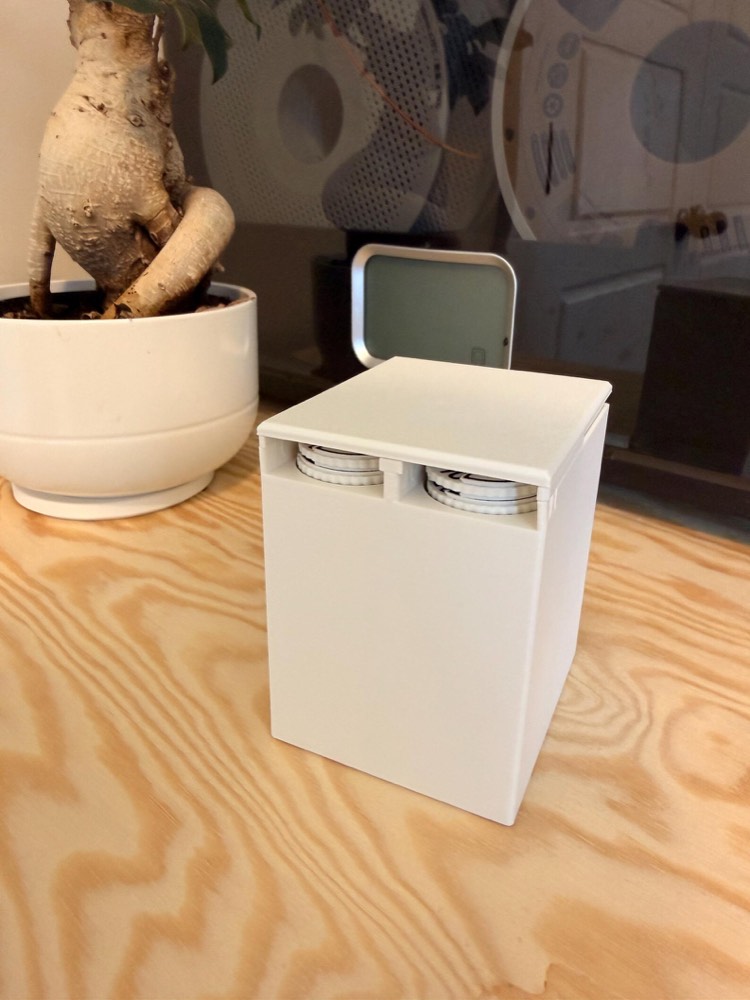 Commander Cube dispensing +1/+1 dials